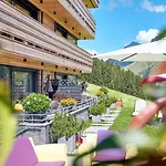 Hohe Welt - Luxury